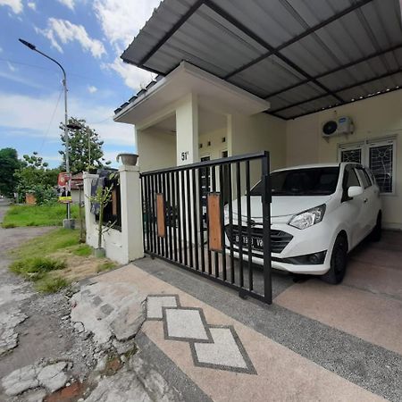 Okj Homestay Syariah Gondowulung エクステリア 写真